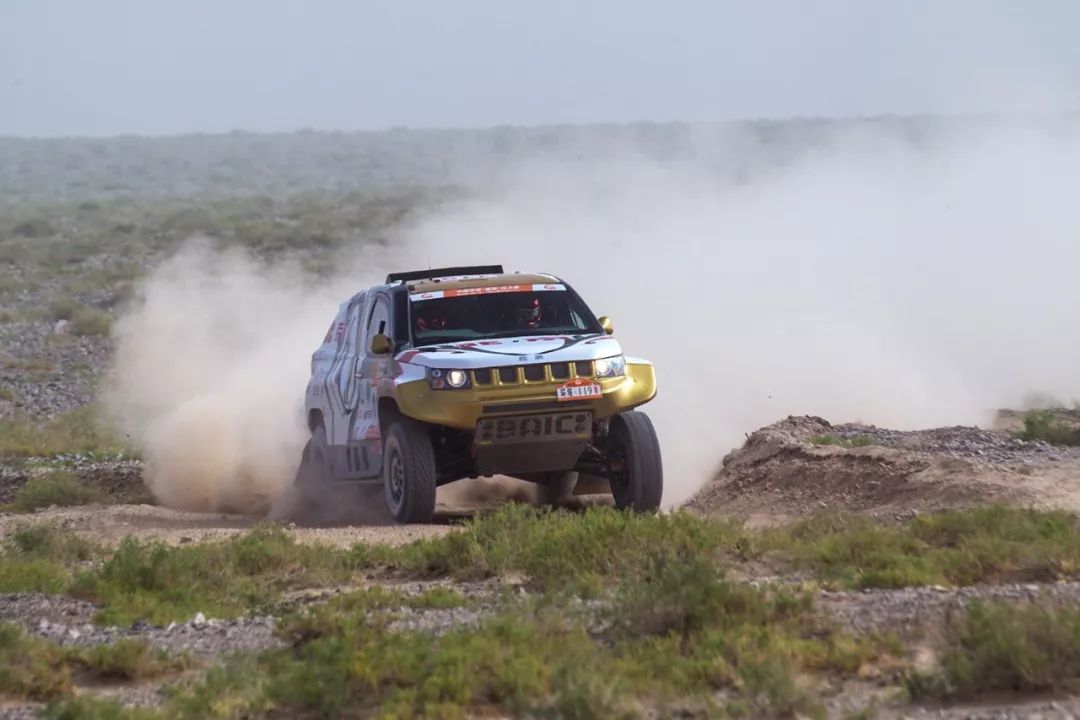 连胜势头难挡！赛车豪取十连胜的简单介绍