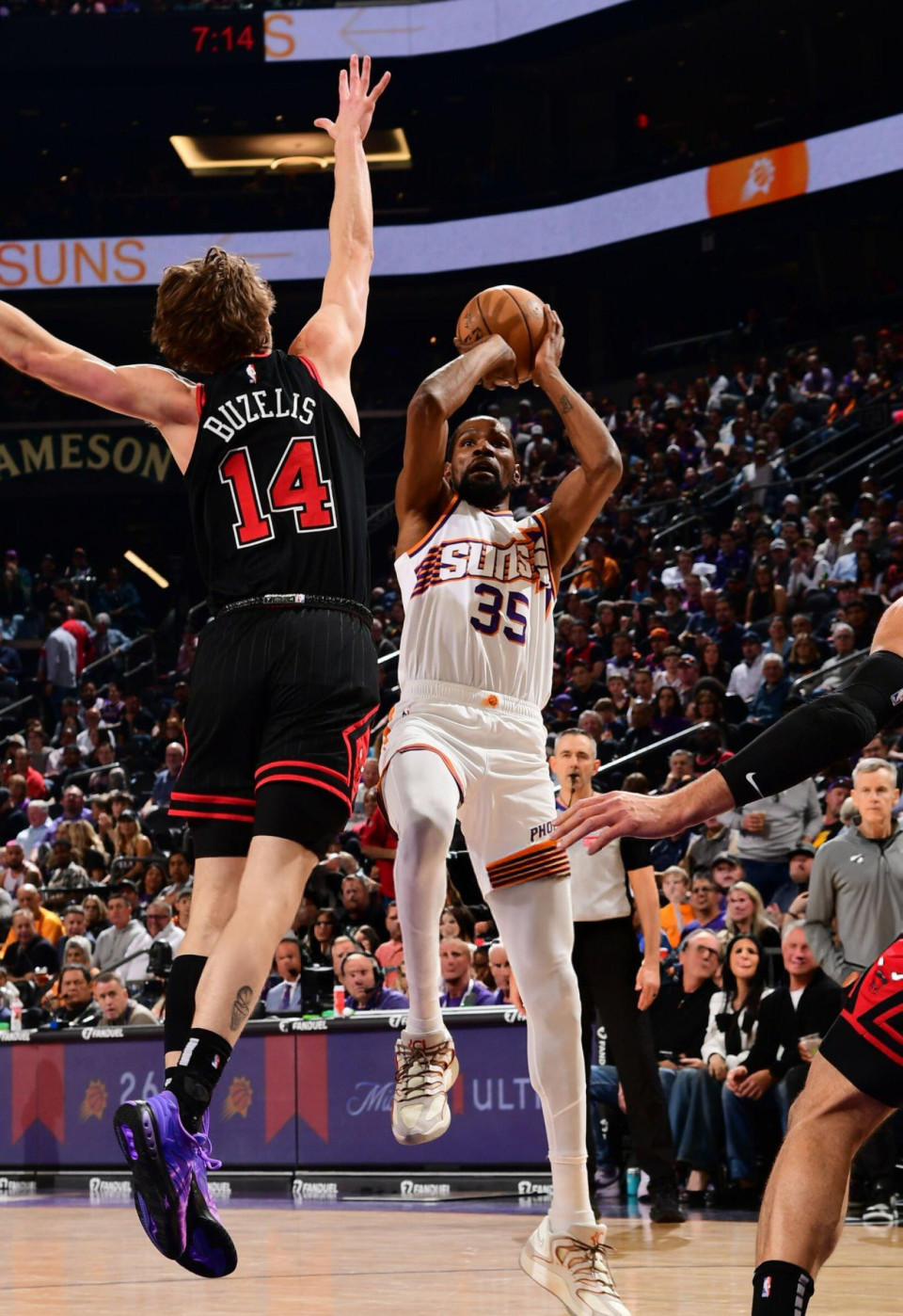 公牛横扫太阳，克莱关键制胜的简单介绍