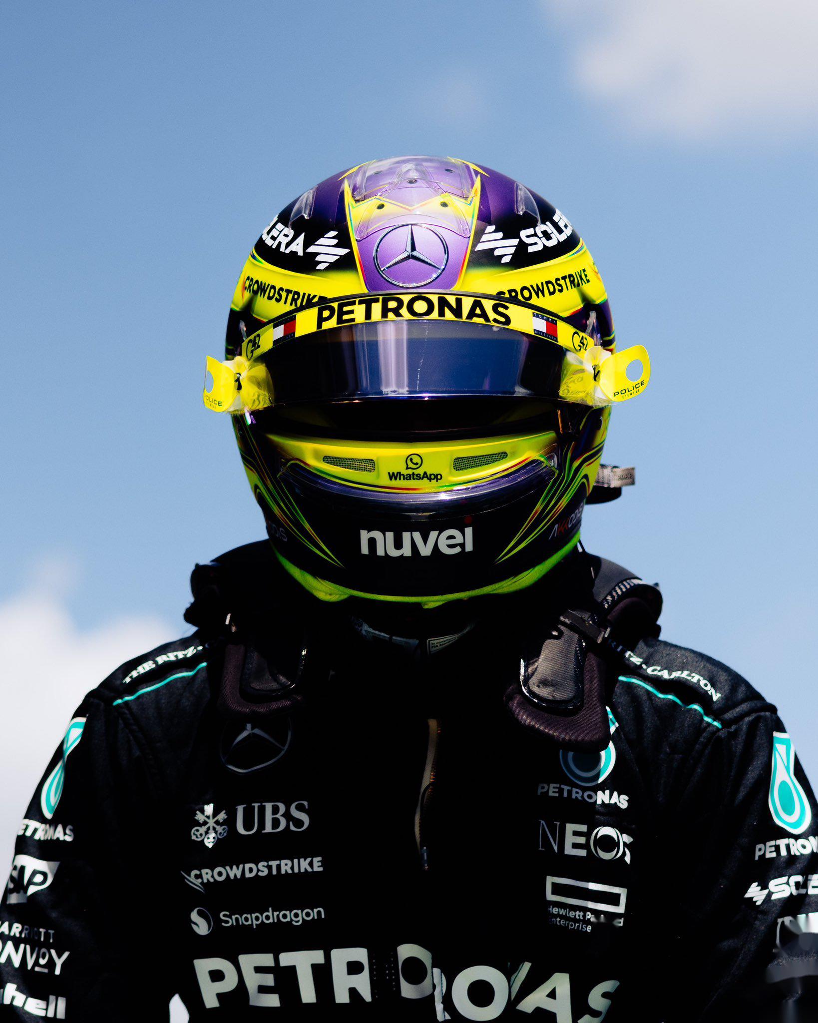 雷诺车队逆转梅赛德斯，汉密尔顿惊艳四座