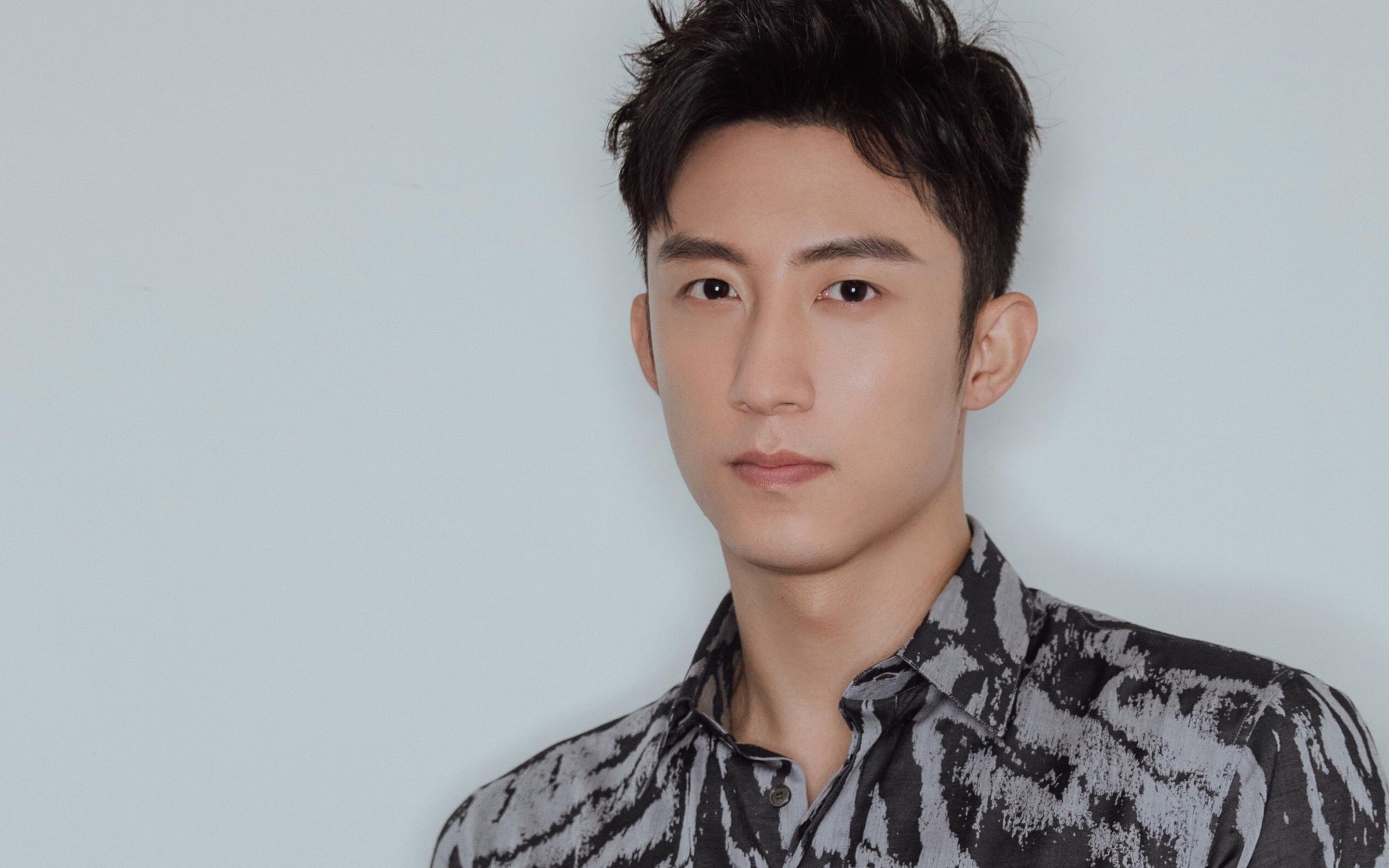 赛道贪食蛇，当勒克莱尔在哈斯与迈凯伦的缠斗中咬下关键一口