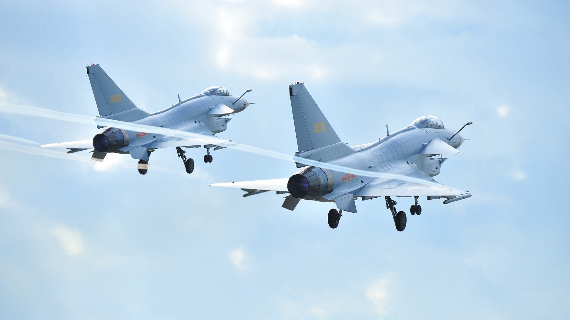 绿茵场上的乒乓弧线，王皓跨界点燃波兰横扫葡萄牙之夜