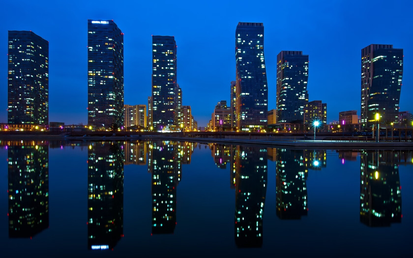 绝境重生!克莱末节20分导演逆转,老鹰生死战险胜深圳锁定生机